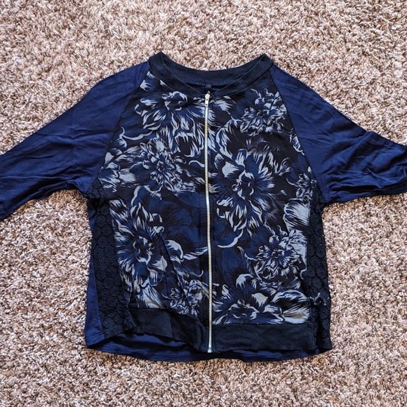 Zipfront floral top - Picture 1 of 3